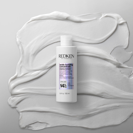 Redken Acidic Bonding Concentrate Feuchtigkeitspflege zur Nutzuung vor der Haarwäsche für beschädigtes Haar