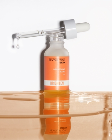Revolution Skincare Brighten Blend spindesio suteikiantis aliejus odos atspalviui išlyginti