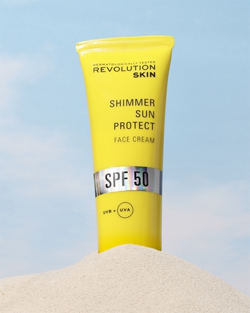 Revolution Skincare Sun Protect Shimmer rozjasňující ochranný krém SPF 50