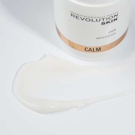 Revolution Skincare Calm Cica bohatý výživný a zklidňující krém pro suchou a podrážděnou pleť
