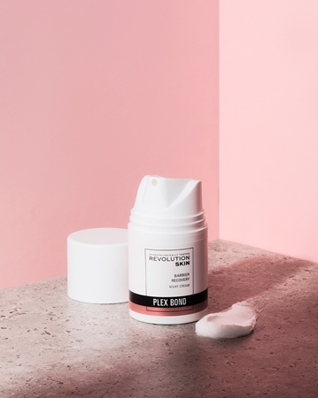 Revolution Skincare Plex Bond Barrier Recovery regenerierende Nachtcreme regeneriert die Hautbarriere