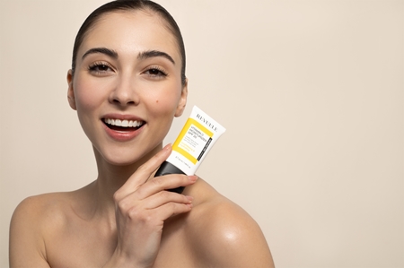 Revuele Vitamin C Moisturizer SPF 20 masque hyaluronique intense SPF 20