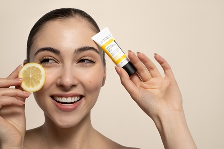 Revuele Vitamin C Eye Contour Fluid crème illuminatrice yeux anti-cernes