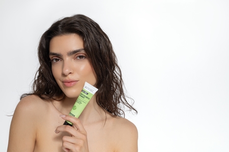 Revuele Calm Skin Anti-Redness Primer against redness