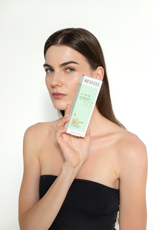 Revuele Aloe Daily Sun Face Mist SPF 30 Protection Mist for the face