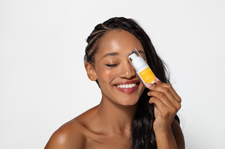 Revuele Glowify A.M. Vibes Power Serum Caffeine + Vitamin E sérum illuminateur contour des yeux