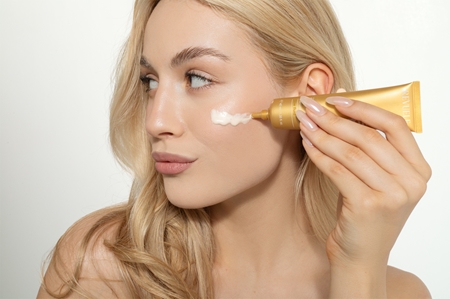 Revuele Luminize rozjasňujúci fluid SPF 20