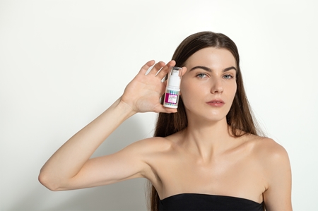 Revuele Retinal Overnight Fluid fluide visage rajeunissant pour une peau lumineuse et lisse