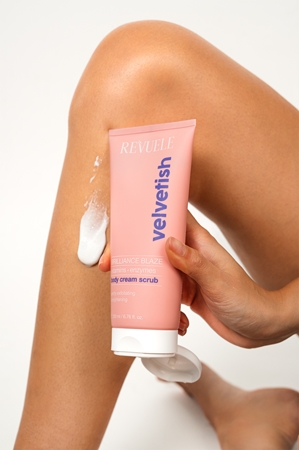 Revuele Velvetish Brilliance Blaze Body Cream Scrub Brightening Body Scrub