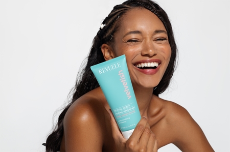 Revuele Velvetish Revival Ready Body Cream Scrub Gentle Body Scrub with revitalising effect