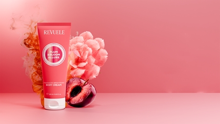 Revuele Plum & Bloom Allure Fragranced Brightening Body Cream Brightening Body Cream with moisturising effect