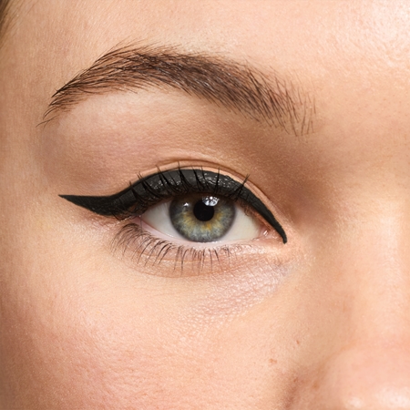 Rimmel Wonder Ink tekoče črtalo v peresu