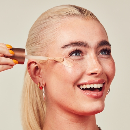 Rimmel Multi-Tasker Better Than Filters pré base iluminadora para unificar a cor do tom de pele