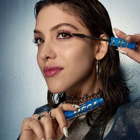 Rimmel Thrill Seeker Mega Lift mascara rezistent la apă pentru curbare și volum