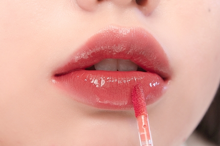 rom&nd Juicy Lasting vysoce pigmentovaný lesk na rty