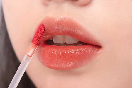 rom&nd Juicy Lasting vysoce pigmentovaný lesk na rty
