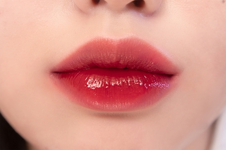 rom&nd Juicy Lasting vysoce pigmentovaný lesk na rty