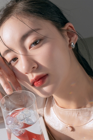 rom&nd Glasting Water Tint lesk na pery