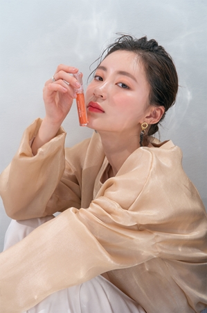 rom&nd Glasting Water Gloss блестящ гланц за устни с блясък