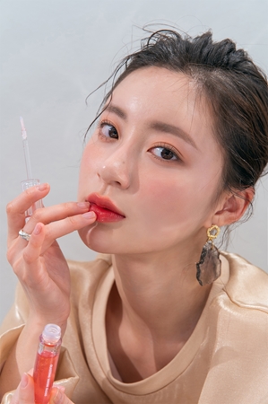 rom&nd Glasting Water Gloss блестящ гланц за устни с блясък