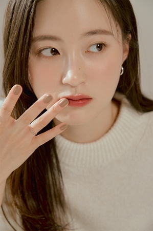 rom&nd Dewy Ful Water Tint Ilgnoturīgs lūpu spīdums