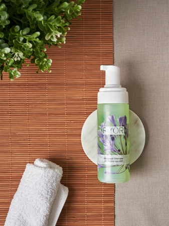 RYOR Cleansing And Tonization espuma de limpeza suave