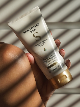 Sanctuary Spa Golden Sandalwood Fugtende bodylotion til badet