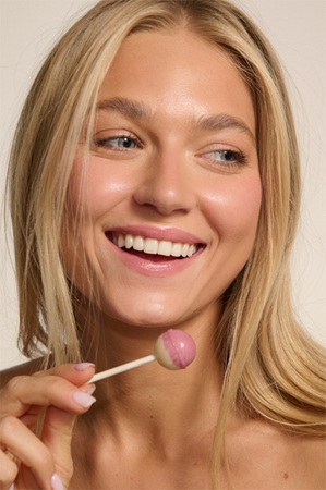 Say Hi Glassy Lips balsamo colorato labbra con peptidi
