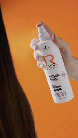 Schwarzkopf Professional Bonacure R-TWO Restoring Essence obnovující péče na vlasy