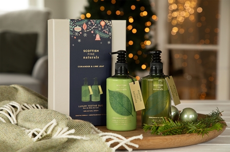 Scottish Fine Soaps Naturals ajándékszett testre Coriander & Lime