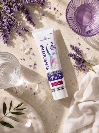 Sensodyne Clinical White Stain Protector whitening toothpaste