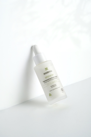Sesderma SESCACAY Rejuvenating facial serum verjüngendes Anti-Aging Serum für empfindliche Haut