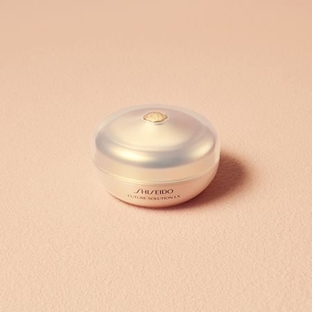 Shiseido Future Solution LX rozjasňující sypký pudr