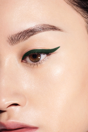 Shiseido Kajal InkArtist svinčnik za oči 4 v 1
