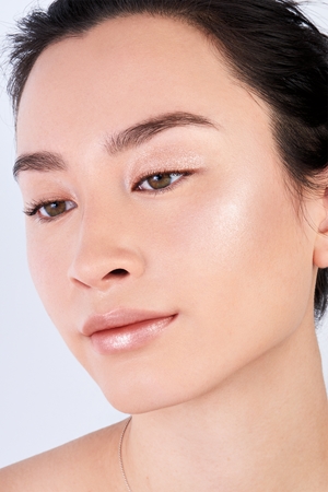 Shiseido Aura Dew Face, Eyes, Lips рум'яна – тіні для повік – хайлатер
