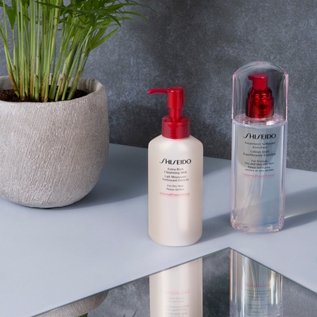 Shiseido Generic Skincare Extra Rich Cleansing Milk valomasis losjonas sausai odai