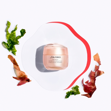 Shiseido Benefiance Wrinkle Smoothing Cream Enriched ryppyjä ehkäisevä päivä- ja yövoide kuivalle iholle
