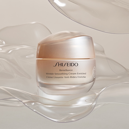Shiseido Benefiance Wrinkle Smoothing Cream Enriched ryppyjä ehkäisevä päivä- ja yövoide kuivalle iholle