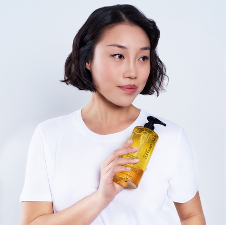 Shu Uemura Deep Cleanser Pure Serenity mélyen tisztító sampon zsíros hajra és fejbőrre