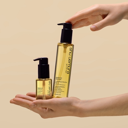 Shu Uemura Essence Absolue Nourishing Hair Oil with moisturising effect
