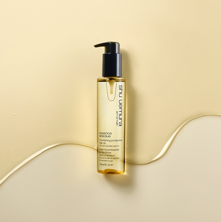 Shu Uemura Essence Absolue Nourishing Hair Oil with moisturising effect