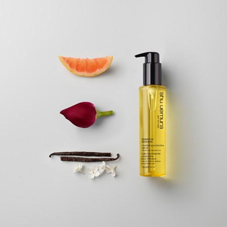 Shu Uemura Essence Absolue Nourishing Hair Oil with moisturising effect