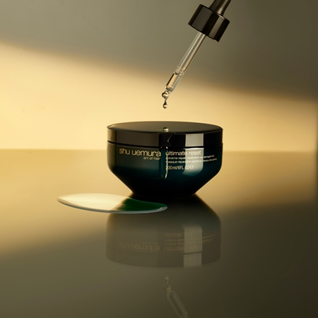 Shu Uemura Ultimate Reset olio rigenerante per capelli rovinati, trattati chimicamente