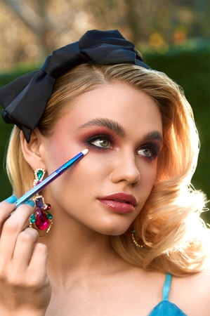 Sigma Beauty Alice in Wonderlad Brush Set Σετ βουρτσών με τσαντάκι