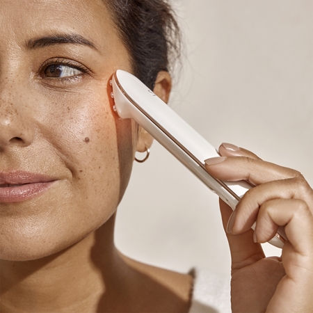Silk'n FaceTite Mini wrinkle smoothing and reducing device around the eyes and lips