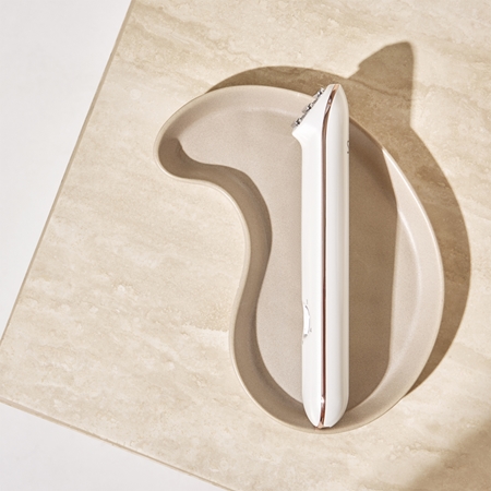 Silk'n FaceTite Mini wrinkle smoothing and reducing device around the eyes and lips
