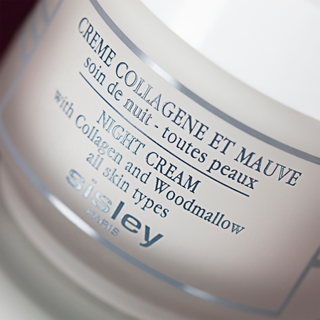 Sisley Night Cream with Collagen and Woodmallow kiinteyttävä yövoide sisältää kollageenia