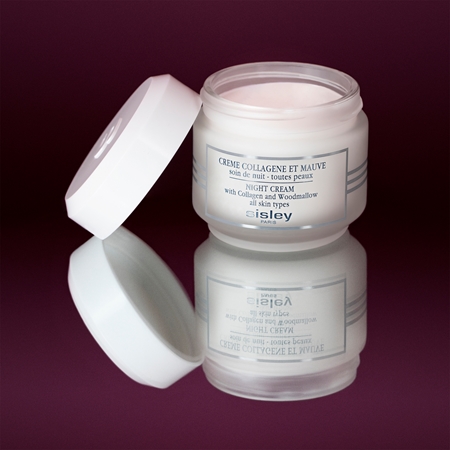 Sisley Night Cream with Collagen and Woodmallow kiinteyttävä yövoide sisältää kollageenia