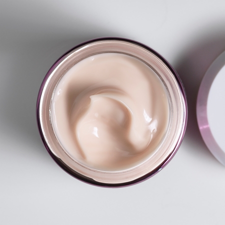 Sisley Black Rose Skin Infusion Cream πολυτελής κρέμα φωτηνότητας για λείανση και σύσφιξη της επιδερμίδας ενάντια στις ρυτίδες