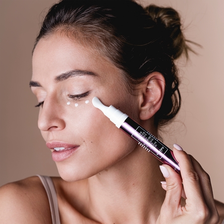 Sisley Black Rose Eye Contour Fluid fluide anti-rides illuminateur pour le contour des yeux avec effet revitalisant